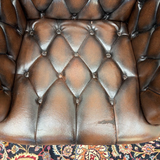 Grande Sedia da ufficio Chesterfield inglese marrone – Sedie da ufficio, Leather, Wood (photo 9 of 10)