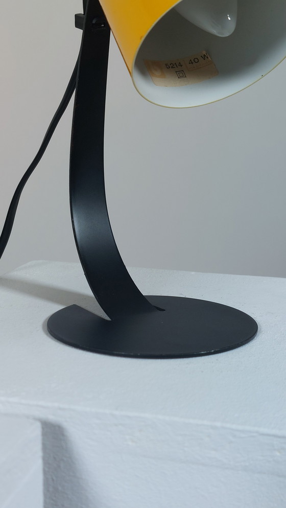 Image 1 of Paar minimalistische gele vintage nachtkastjes