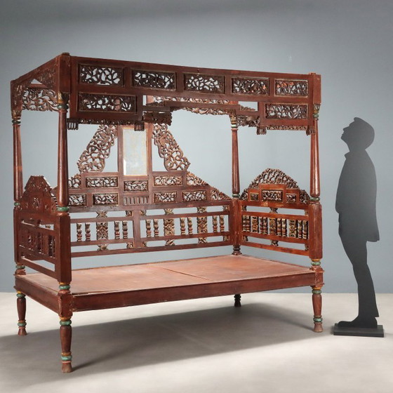 Image 1 of Letto a Baldacchino in Legno Esotico
