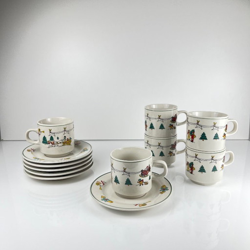 Christmas coffee/tea cup set for 6 person , 1980