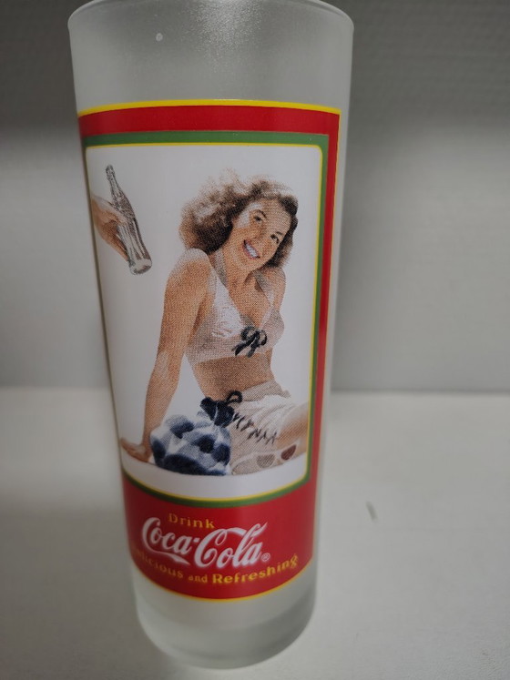 Set of 8 vintage Coca-Cola pin-up glasses – Glass & Decanter (photo 2 of 5)