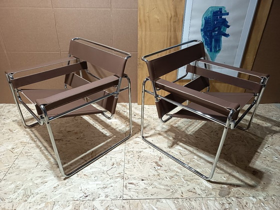 Image 1 of Poltrone Knoll Wassily B3 2 nuove/usate in pelle color noce di Marcel Breuer € 4.400