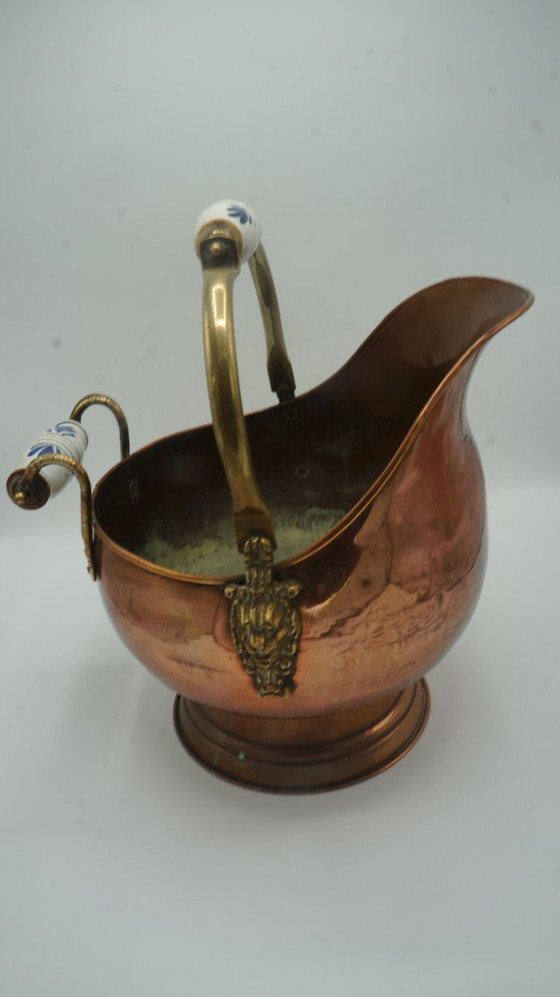 Image 1 of COPPER DUTCH HELMET COAL ASH SCUTLLE BUCKET DELFT BLUE HANDLE BRASS LION HEAD