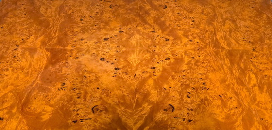 Image 1 of Table basse Jean-Claude Mahey pour Roche Bobois, placage de loupe d’orme, années 70