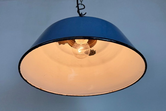 Image 1 of Industriële hanglamp van blauw emaille en gietijzer, jaren 60