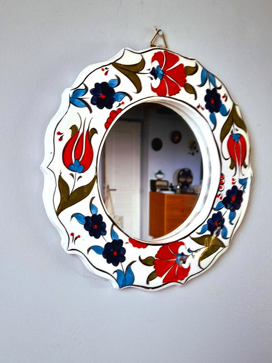 Image 1 of Specchio in ceramica floreale