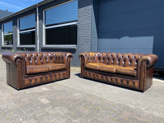 Image 1 of Ensemble canapé Chesterfield 3+2 places, marron à motif flamme