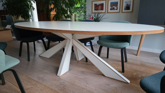 Image 1 of Table ovale Arp Longlegs