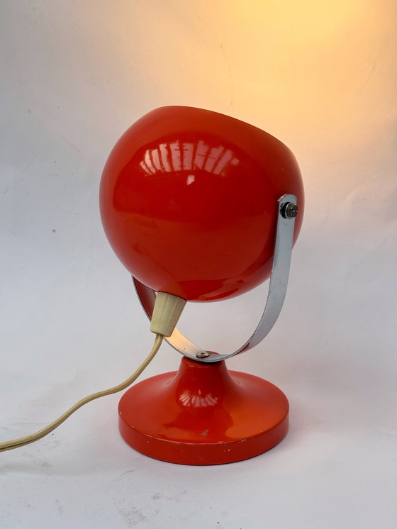 Image 1 of Lampada da tavolo a forma di occhio in stile Space Age, rossa/arancione – Icona del design retrò anni '70