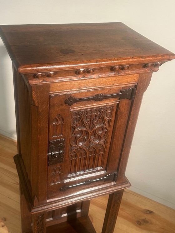 Image 1 of Gotische 1 deurskast 19de eeuw uit eik