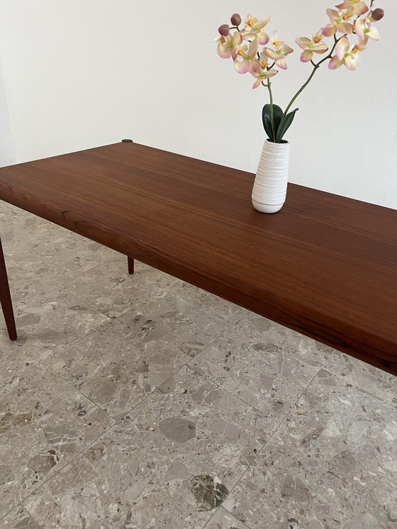 Image 1 of Mesa de centro danesa de mediados de siglo; madera de teca, fabricada en Dinamarca