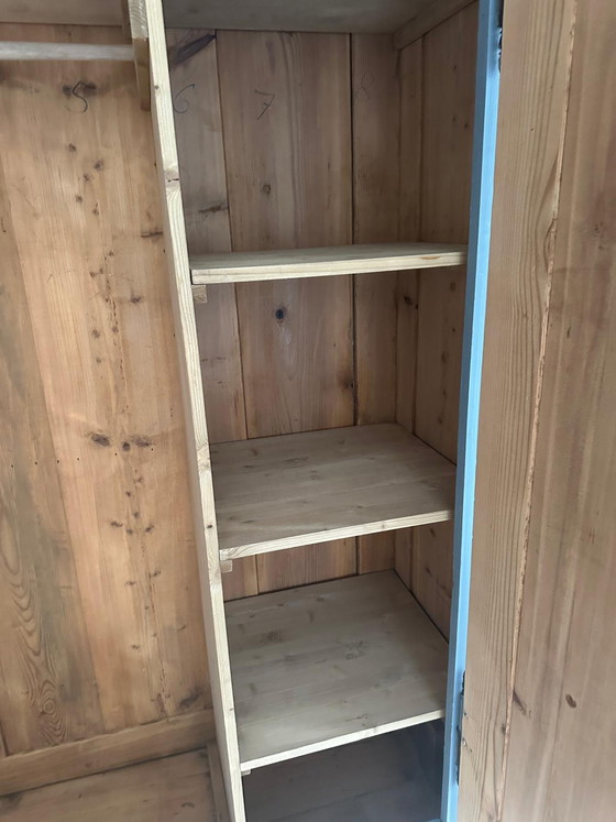 Image 1 of Oude grote hoge kast 