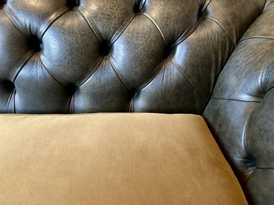 Image 1 of 3 persoons Chesterfield