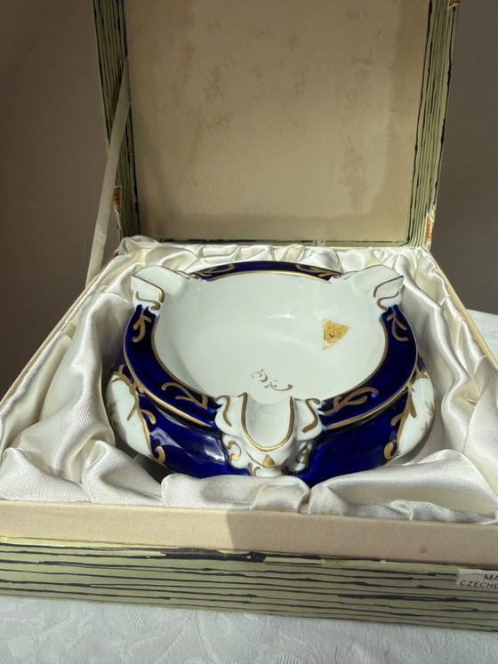Cendrier Royal Dux en porcelaine or cobalt, boîte d'origine – Accessoires de table (photo 3 of 12)
