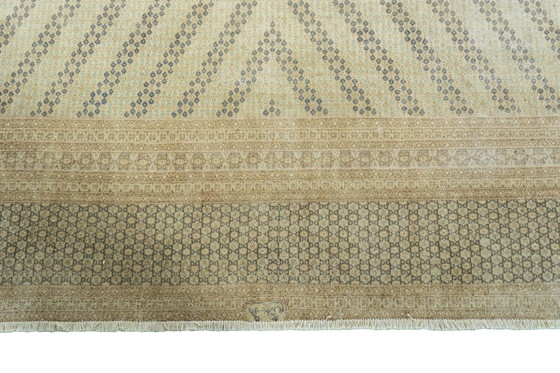 Image 1 of Hand-knotted Vintage Royal Carpet - 328 X 234 Cm - New