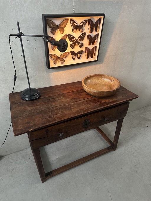 Table d'appoint coloniale espagnole ancienne