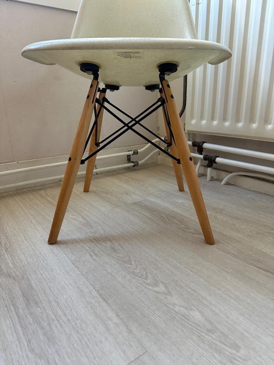 Image 1 of Vitra Eames musgo marino Herman Miller