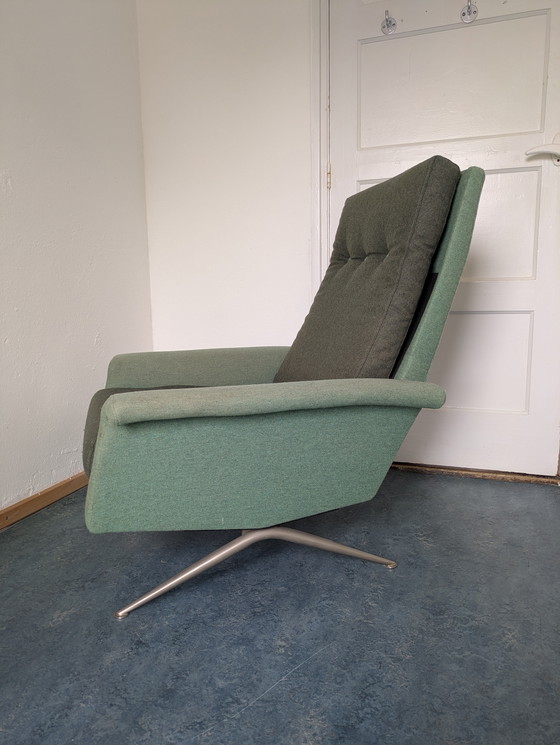 Image 1 of Poltrona anni '60; rivestimento: tessuto feltro