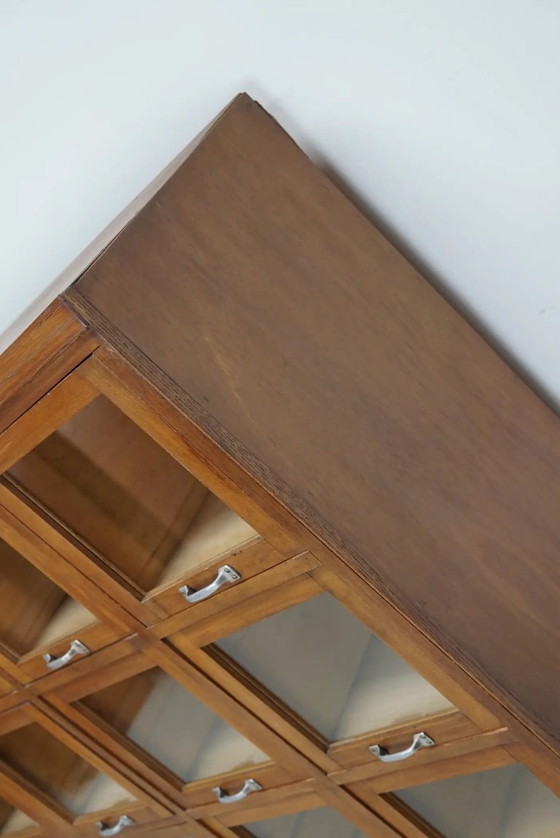 Image 1 of Großer, antiker deutscher Kurzwarenschrank/Vitrinenschrank aus Buchenholz, 1950er Jahre