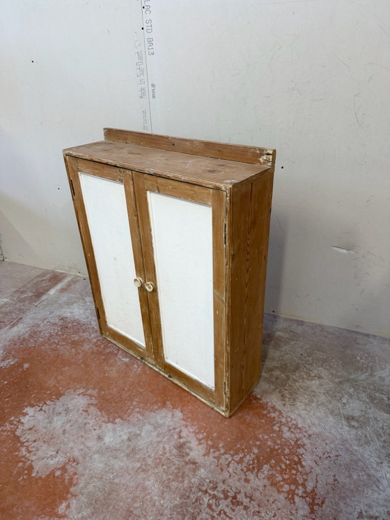 Small vintage patinated solid wood hanging cabinet / wall cupboard, Shelving unit, White (photo 4 of 10)