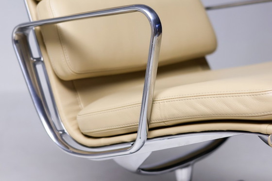 Image 1 of Eames Vitra EA 216, cuir beige double face, état quasi neuf