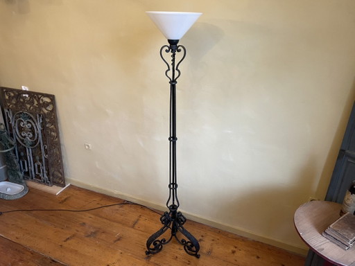 Lampadaire Lampadaire Lampadaire Forgé à la main Français 1940s