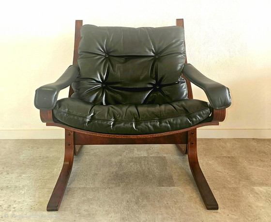 Image 1 of Ontwerpen uit het midden van de 20e eeuw, waarschijnlijk de "Siesta" fauteuil.