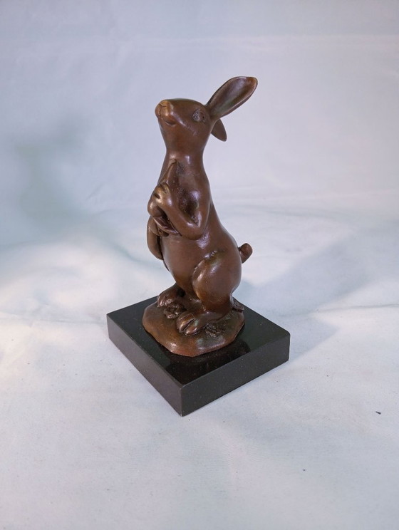 Bronze rabbit Sculpture with carrot on marble base, Brown, Vintage (photo 4 of 6)