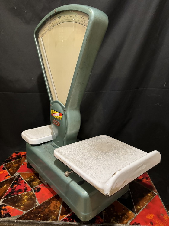 Image 1 of Antique Berkel cast iron trade scale – fully functional
