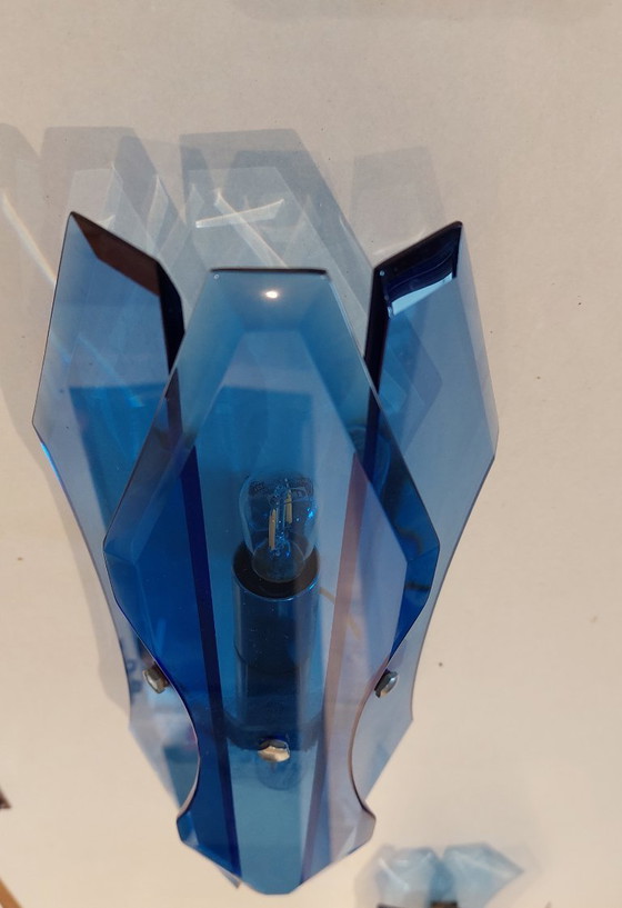 Image 1 of Set van 2 blauwe glazen wandlampen in Italiaanse mid-century stijl van Veca