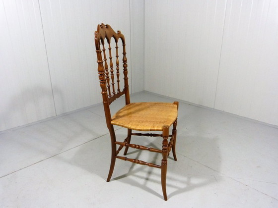 Image 1 of Silla Chiavari de madera con asiento tejido, década de 1960.