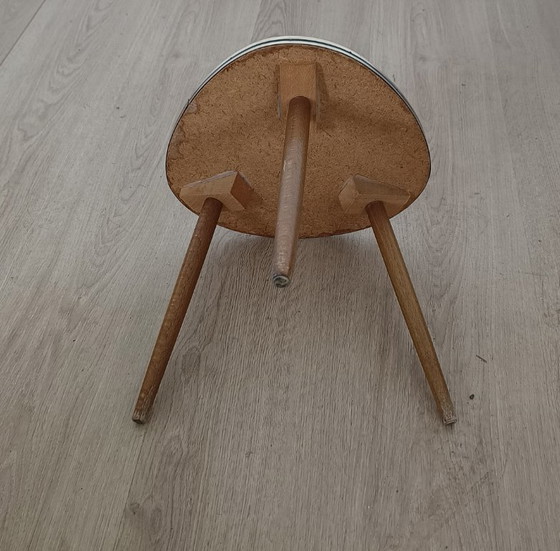 Table d'appoint des années 50 avec motif soleil couchant – Tables d'appoint, Metal, Wood (photo 6 of 7)