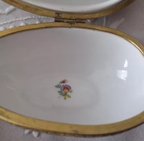 Image 1 of Porzellan Ei Dose Schatulle Manufaktur Rudolf Kämmer Golddekor