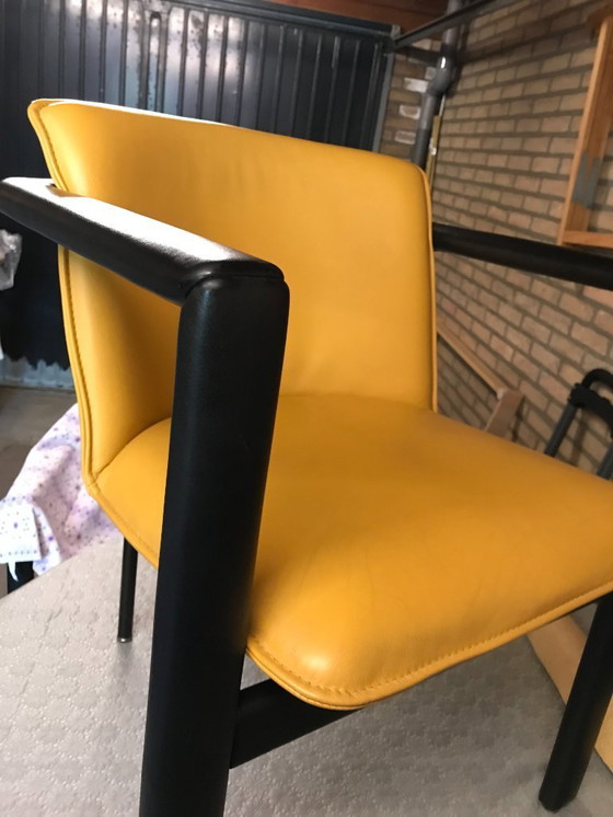 Image 1 of 4xLeolux stoelen (CACHUCHA), Wapity Leder. Ontwerper Hugo de Ruiter.