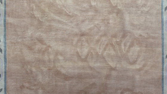 Image 1 of Handgeknüpfter orientalischer Wollteppich im modernen Nepal-Stil, zartrosa, 256 x 352 cm
