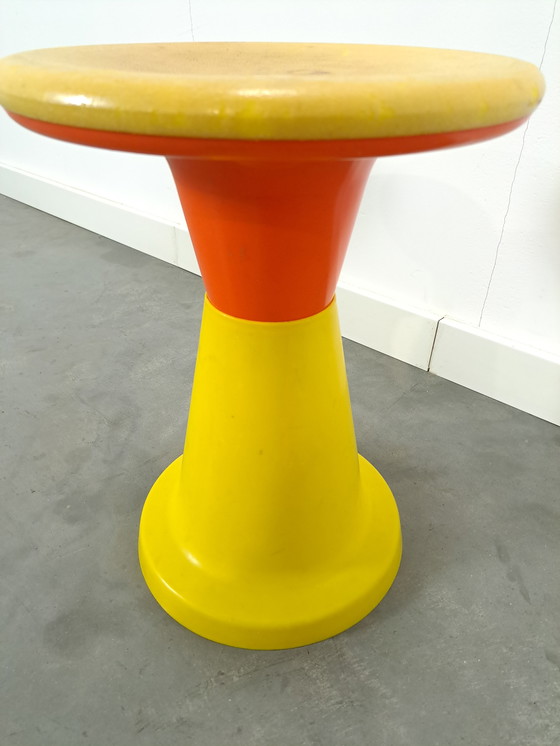Image 1 of Tabouret en plastique de Suède Pat Pend Vintage