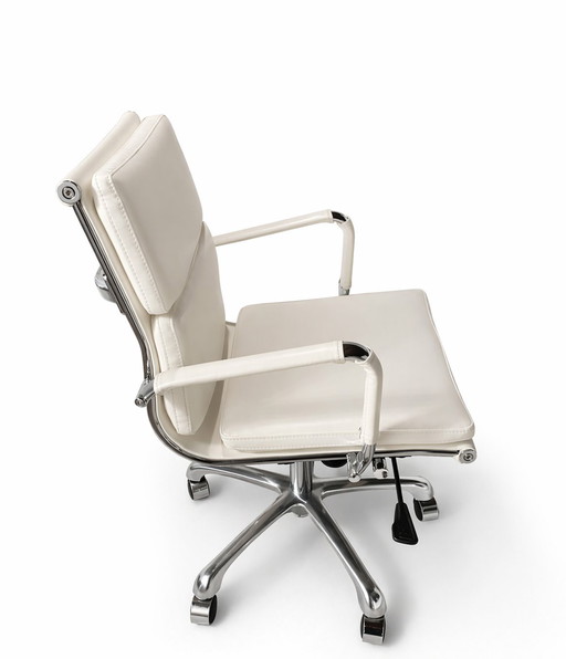 Eames EA 217 Soft pad Bureaustoel wit leer 