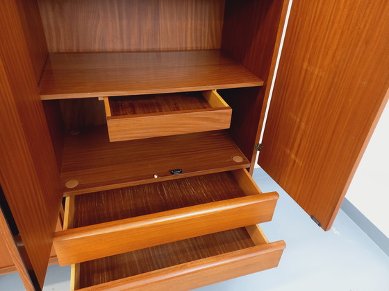 Image 1 of Armoire vintage style scandinave en teck des années 60