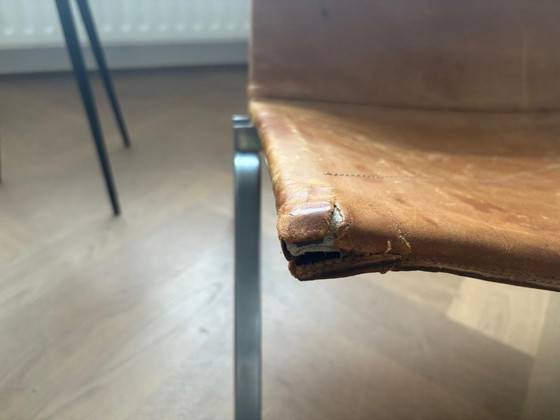 Image 1 of Autentiche sedie vintage PK22 di Poul Kjærholm - Patina cognac invecchiata