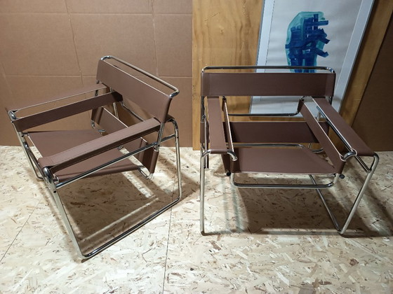 Image 1 of Poltrone Knoll Wassily B3 2 nuove/usate in pelle color noce di Marcel Breuer € 4.400