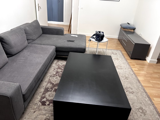 Image 1 of Mesa de centro de diseño de metal negro