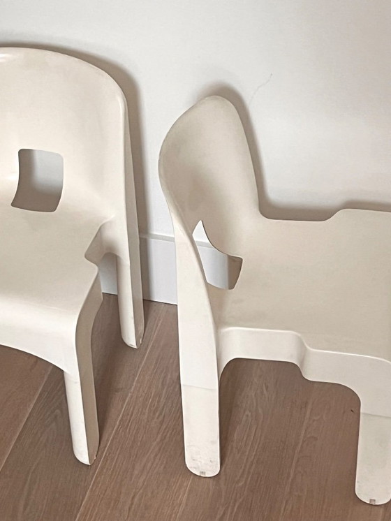 Image 1 of 2 Chaises Vintage "Universale" par Joe Colombo pour Kartell - Blanc