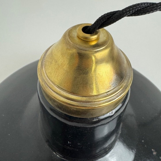 Image 1 of Lampada a sospensione industriale antica, smaltata, per officina.
