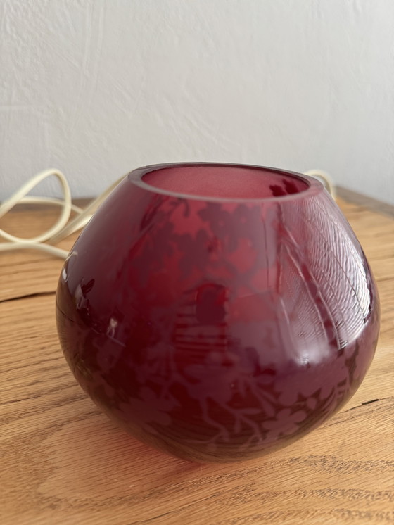 Image 1 of Lampe de table Knubbig rouge foncé d'IKEA