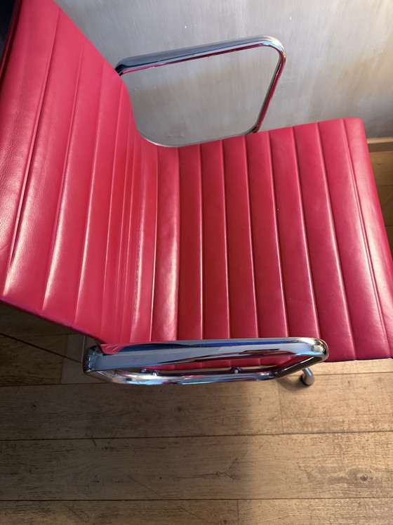 Image 1 of Vitra