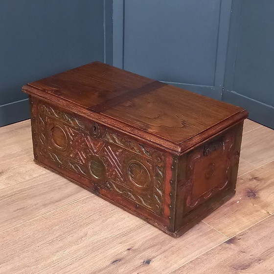 Image 1 of Oostenrijks Eikenhouten bruidskistje