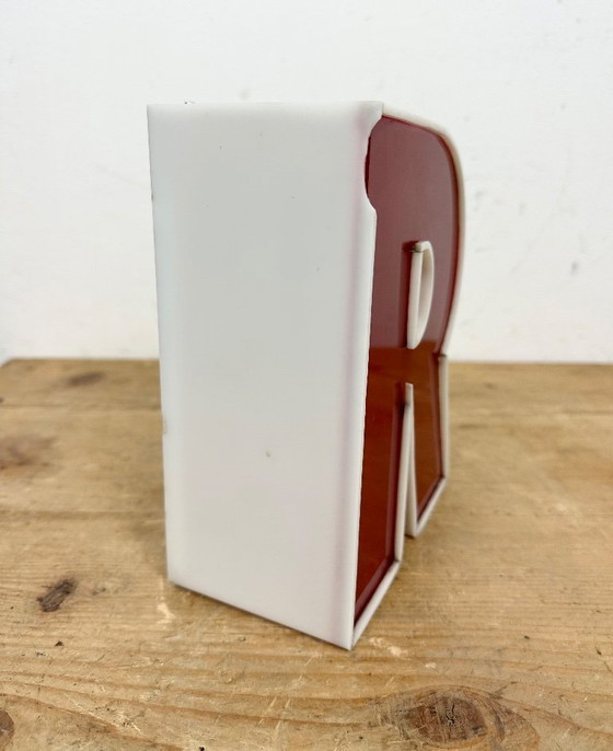 Image 1 of Lettera R rossa vintage con facciata, anni '70