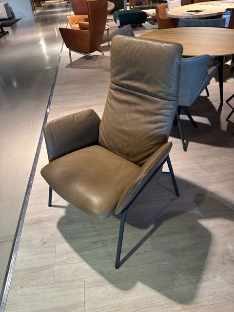 Eenvoudig olijfkleurig fauteuillabel