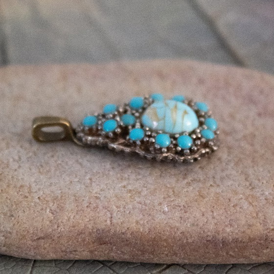 Image 1 of Pendentif vintage en forme de larme, turquoise dans un métal argenté