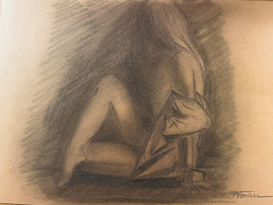 Image 1 of Disegno a carboncino, firmato, ritratto femminile in stile "chiaroscuro"